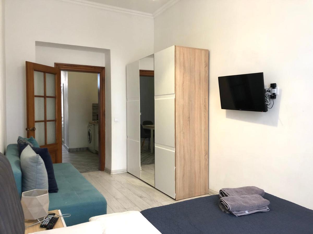 Romantic Apartments-Near Opera House 5/8 Lviv Exterior photo